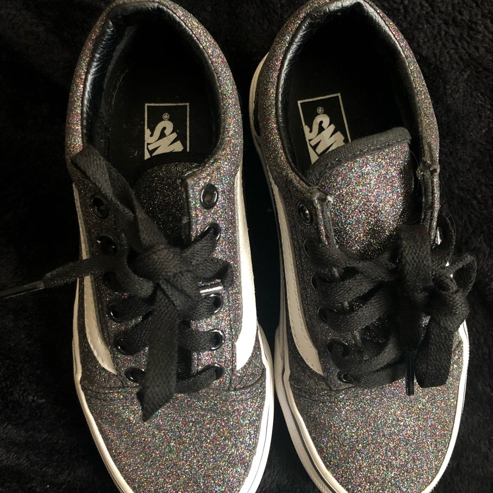 Vans unisex kid’s size 13.5. Great condition